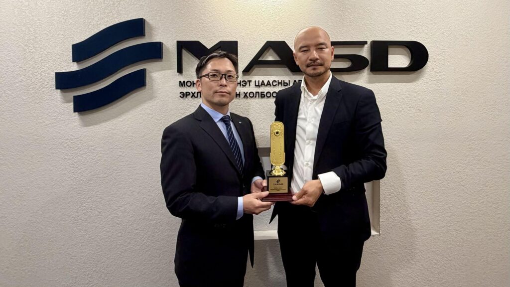 ニュース証券代表取締役 齊藤光城とMASD会長エンフバット・ガンボルド氏