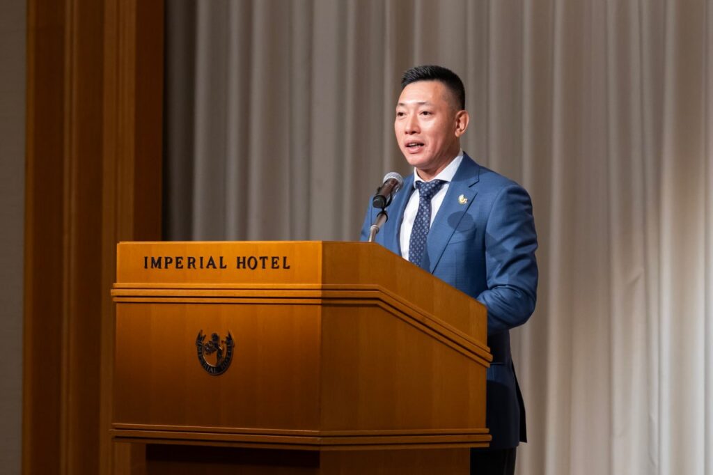 ACB証券CEO グエン・ドゥック・ホアン(NGUYEN DUC HOAN)氏によるニュース証券25周年記念セミナーでの講演の様子